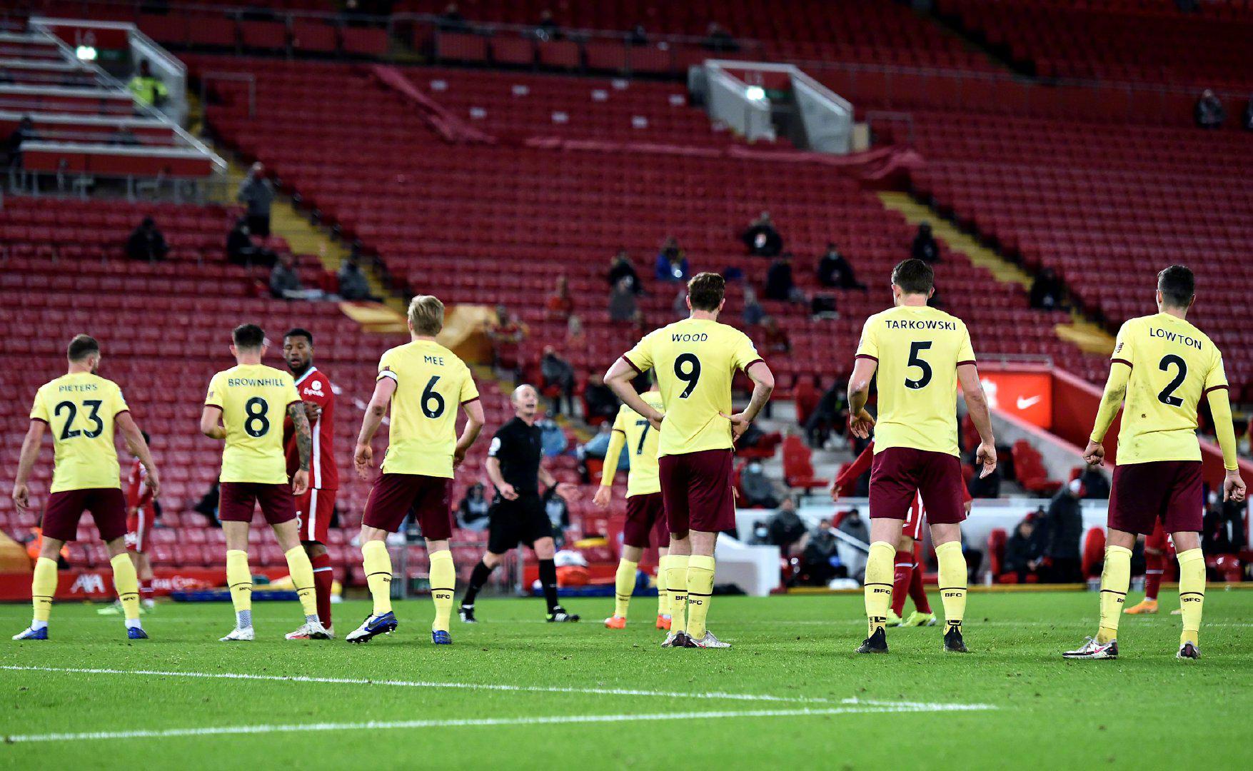 崭露头角的 崭露头角的